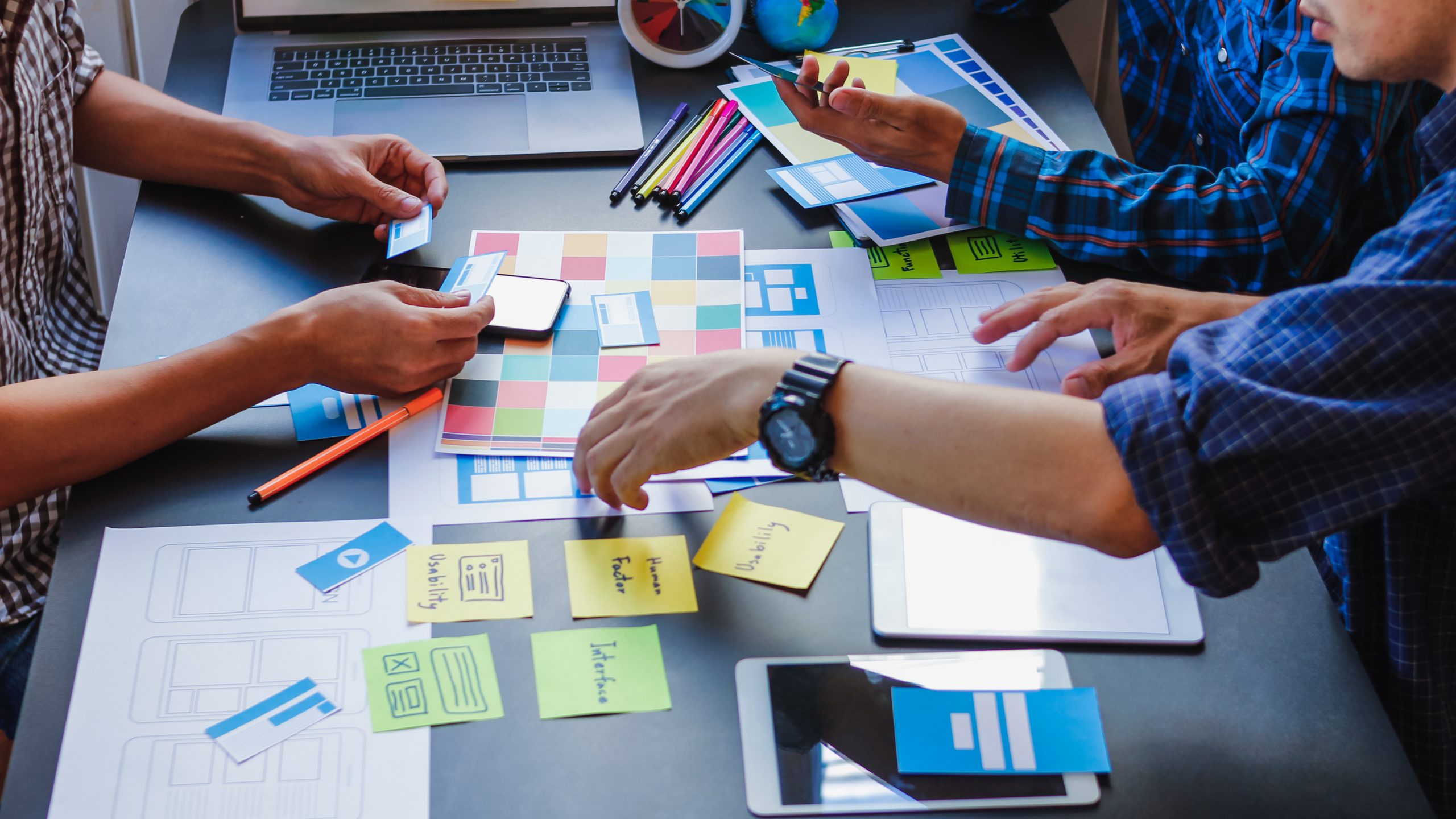 Smooth Focus,A group of web designers are working together to develop a mobile responsive website with UI / UX Front End Designer Previewing.